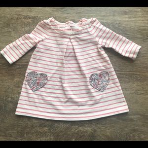 Baby GAP top 6-12 months